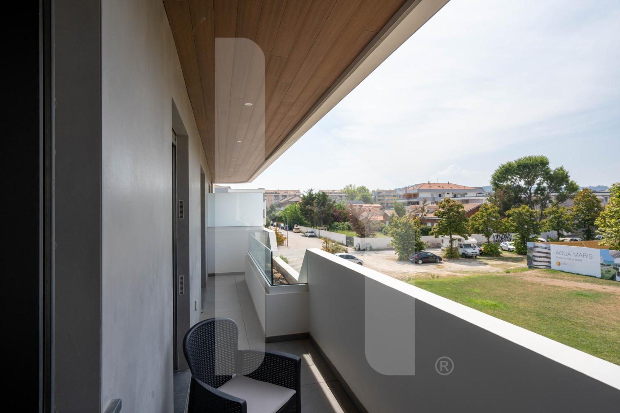 Homiday - Waterfront Montesilvano Marina Exterior foto